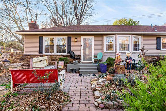 4732 England Street - Photo 1
