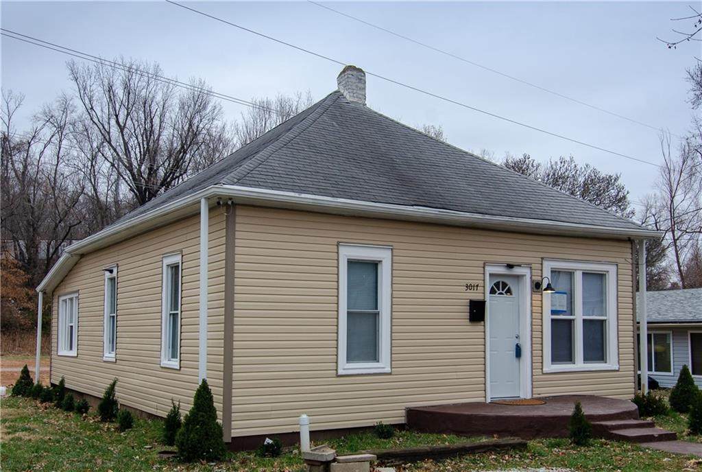 3017 Burnside Avenue - Photo 1