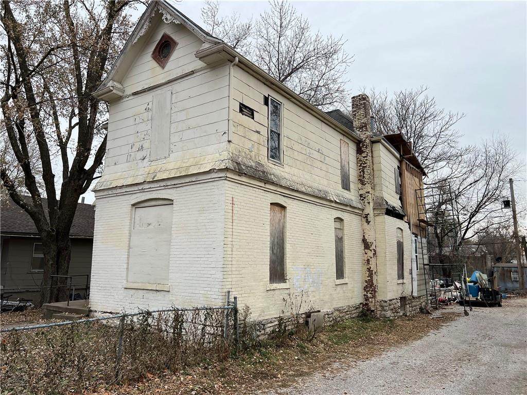 4123 8 Street - Photo 1