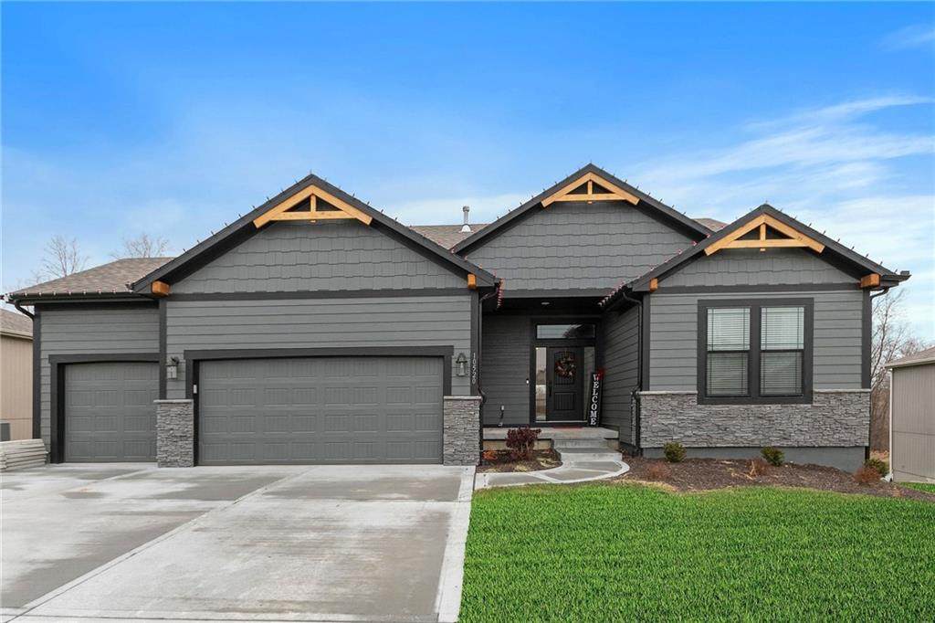 10520 Shelby Avenue - Photo 1