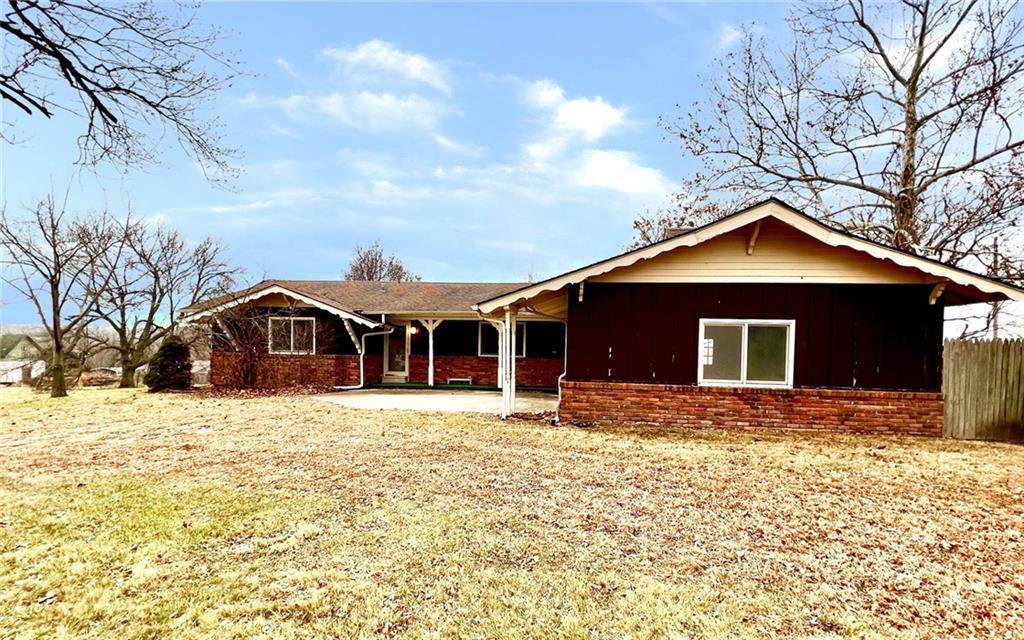 210 136 Highway - Photo 1