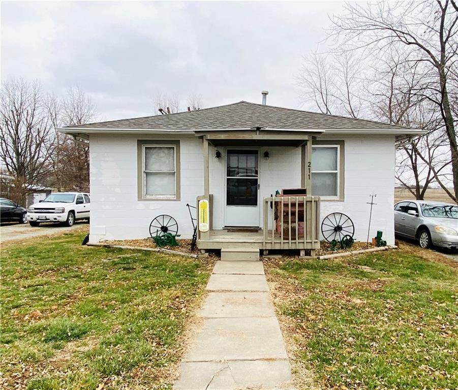 211 Elm Street - Photo 1