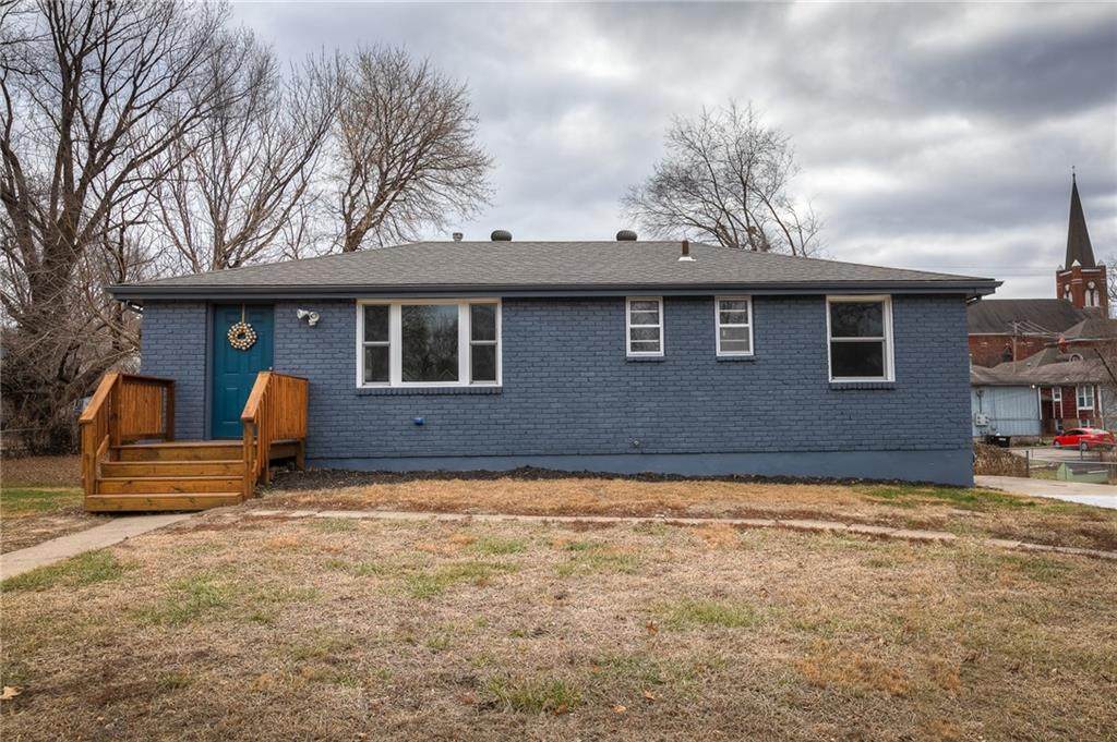725 Pottawatomie Street - Photo 1