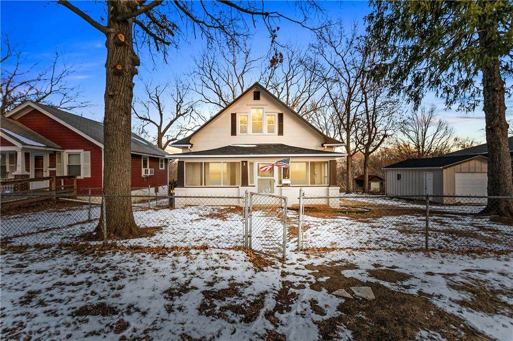 135 Willow Avenue - Photo 1