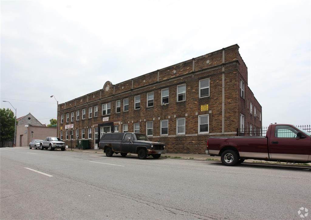 1027 9th Street - Photo 1