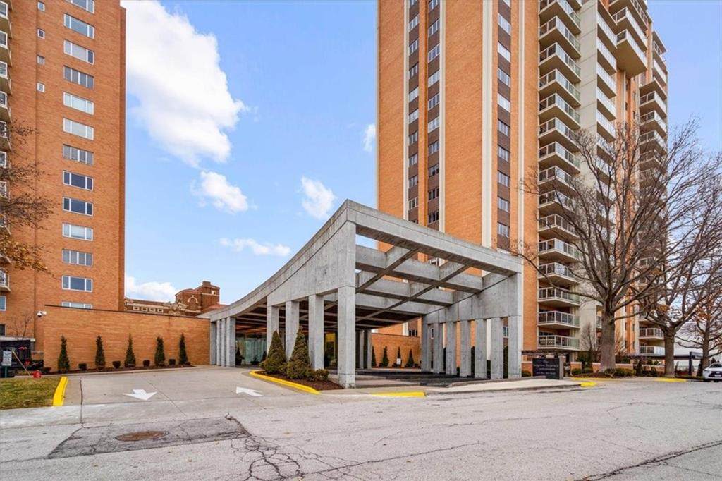 221 48TH Street - Photo 1