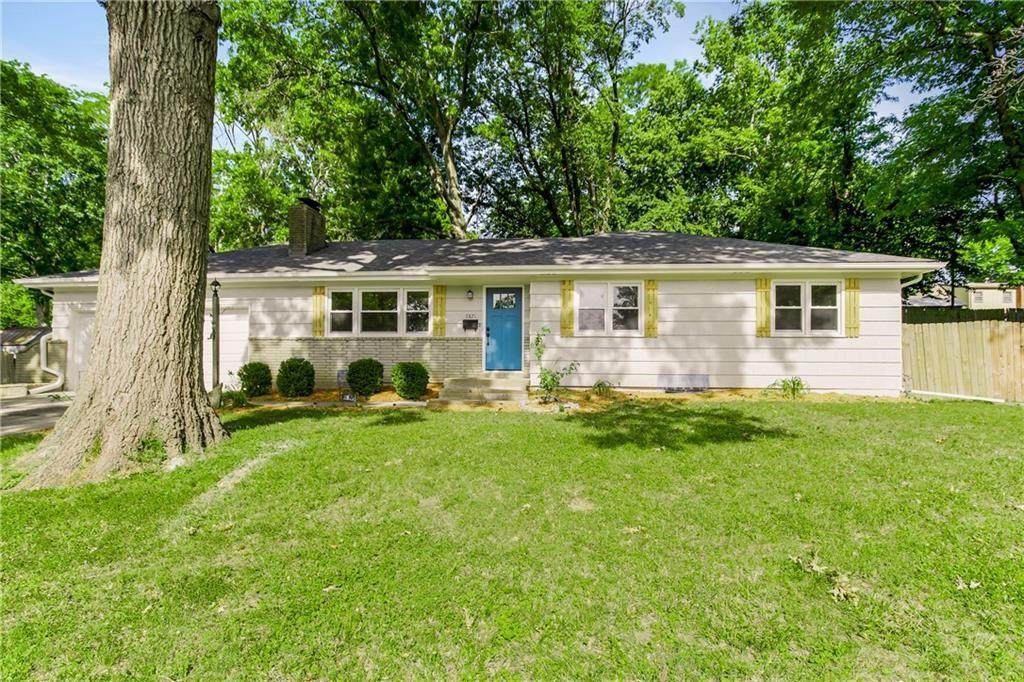 7821 Wallace Avenue - Photo 1