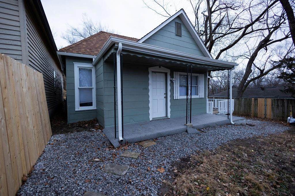 910 Woodson Street - Photo 1
