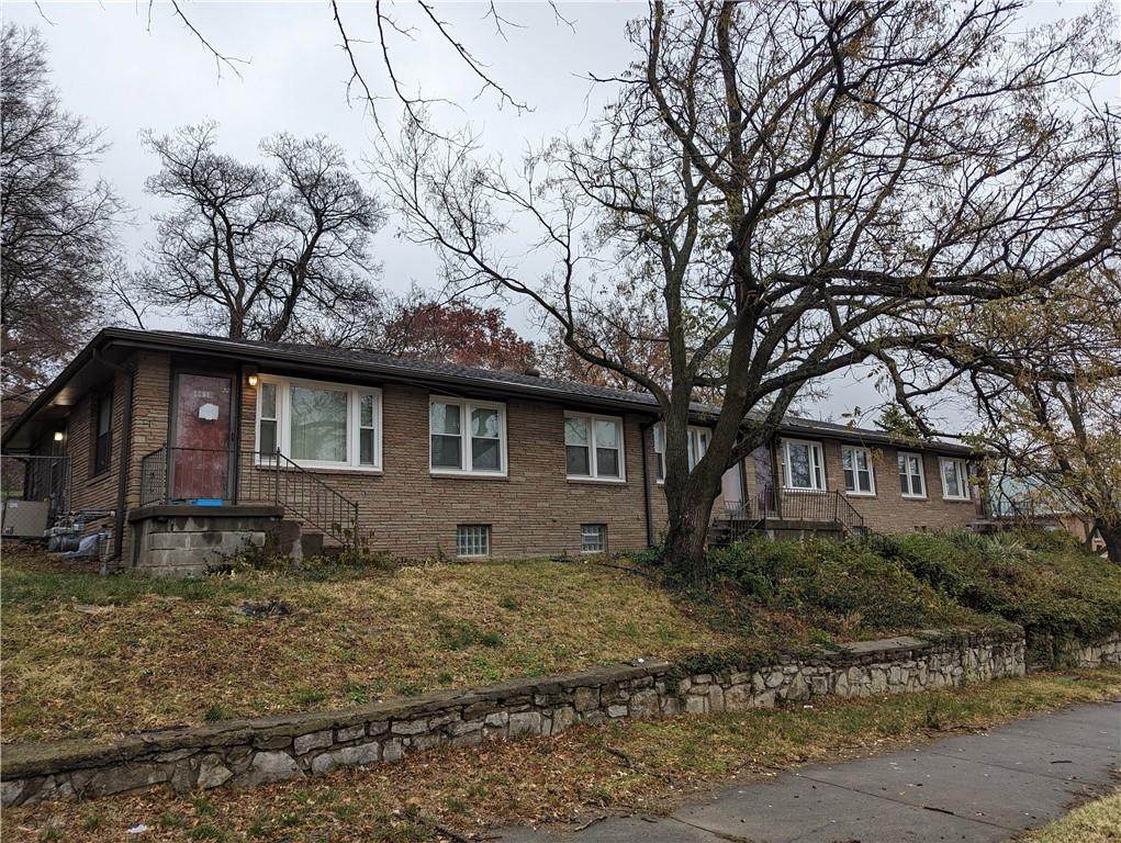 4610 Linwood Boulevard - Photo 1