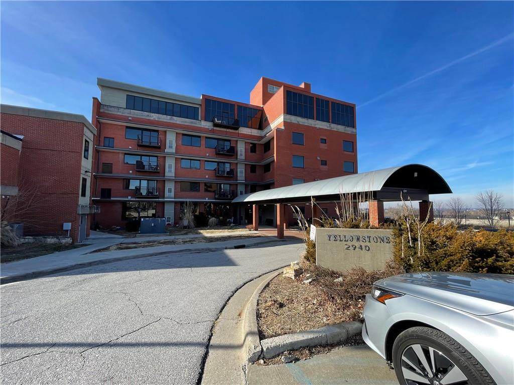2940 Baltimore Avenue - Photo 1