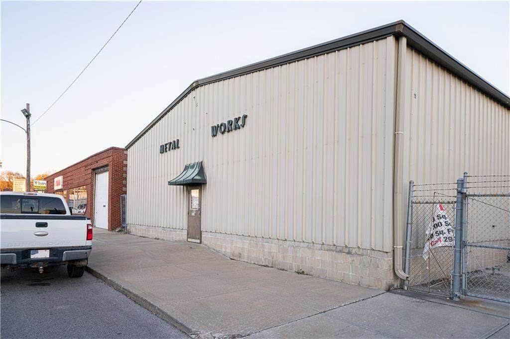 923 10th Street - Photo 1