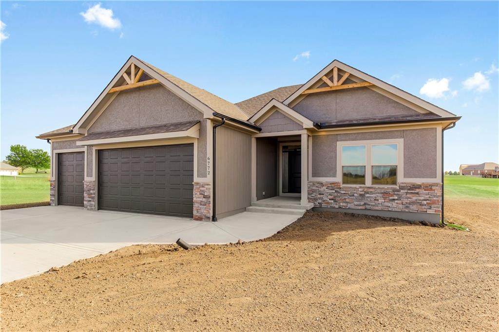 802 Hickory Ridge Drive - Photo 1