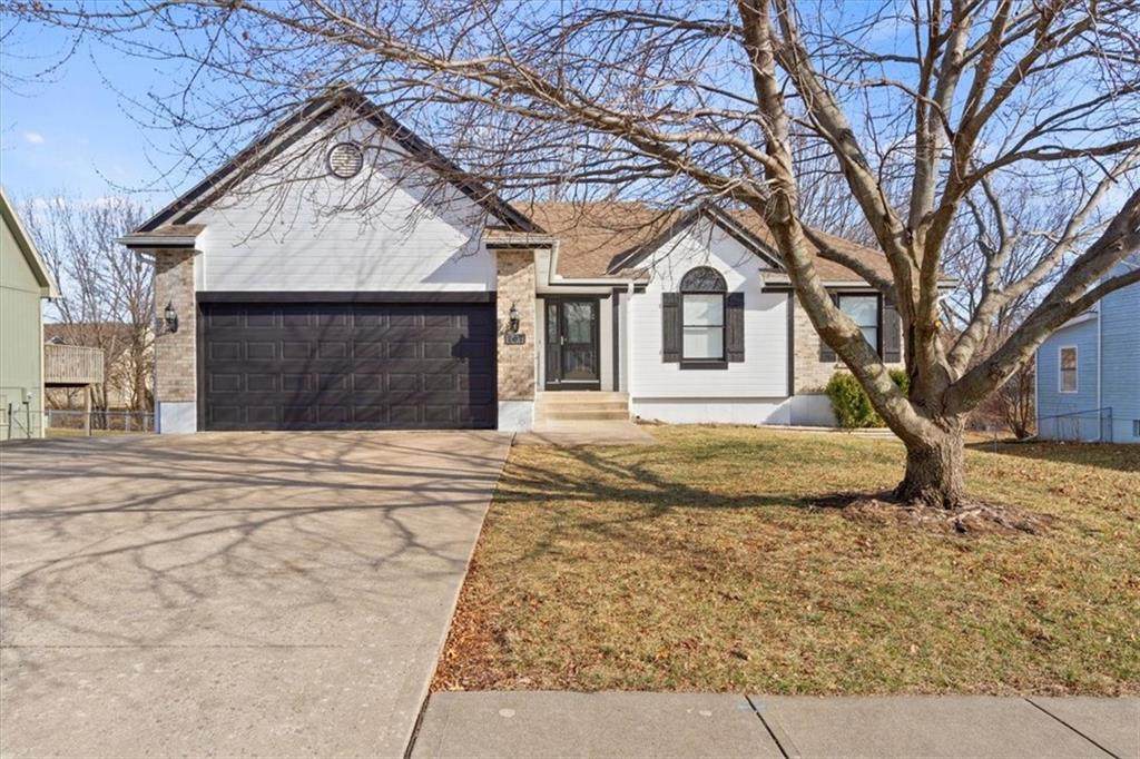 707 Park Drive - Photo 1