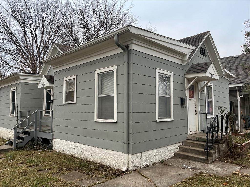 301 Lawndale Avenue - Photo 1