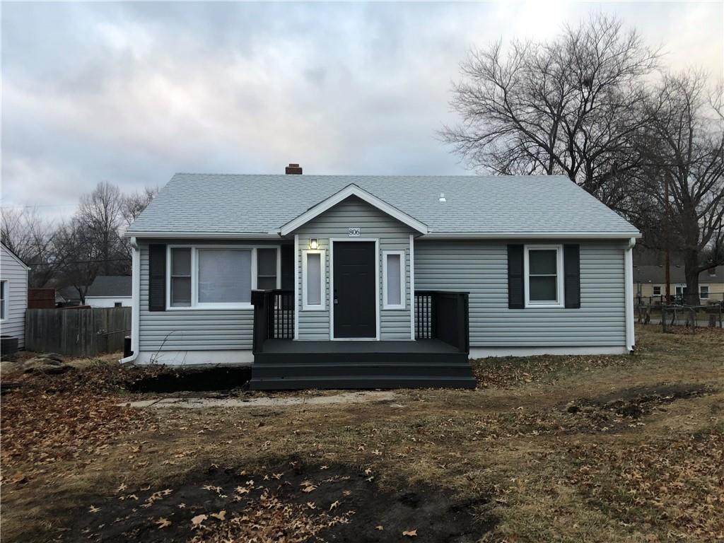 806 67th Terrace - Photo 1