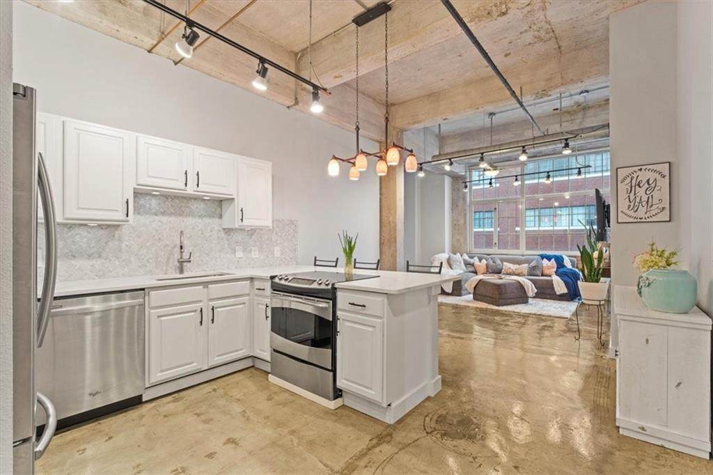 321 7th Street - Photo 1