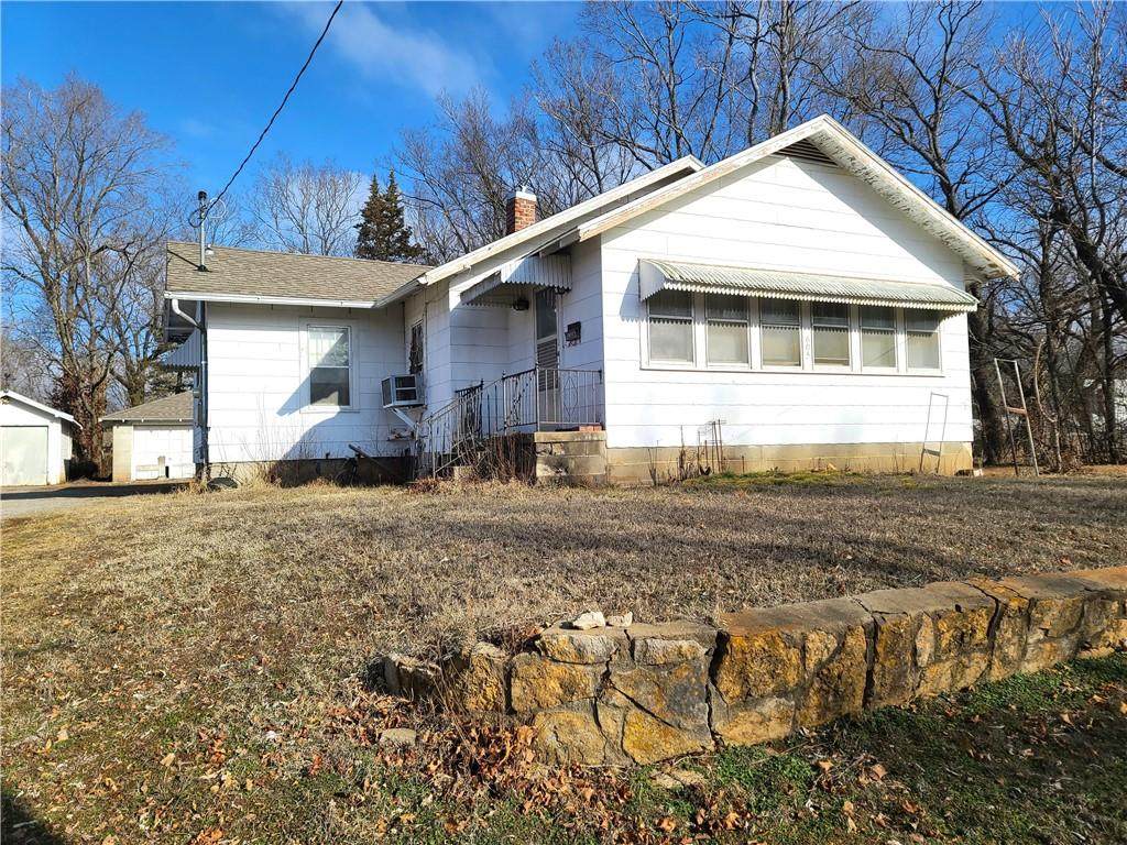 605 2nd Street - Photo 1