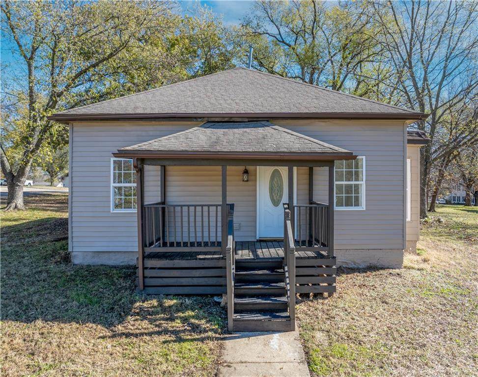 306 Olive Street - Photo 1