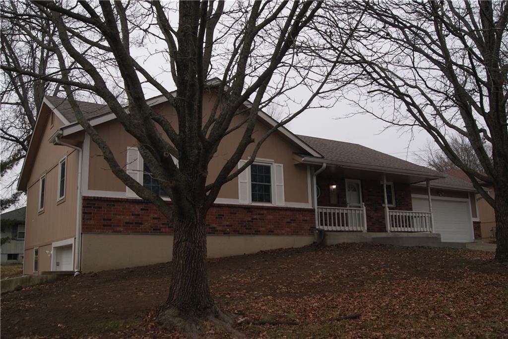 609 Halsey Street - Photo 1