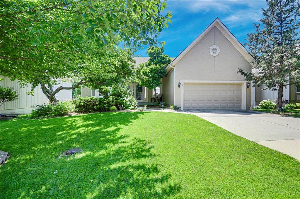 4917 162nd Street - Photo 1