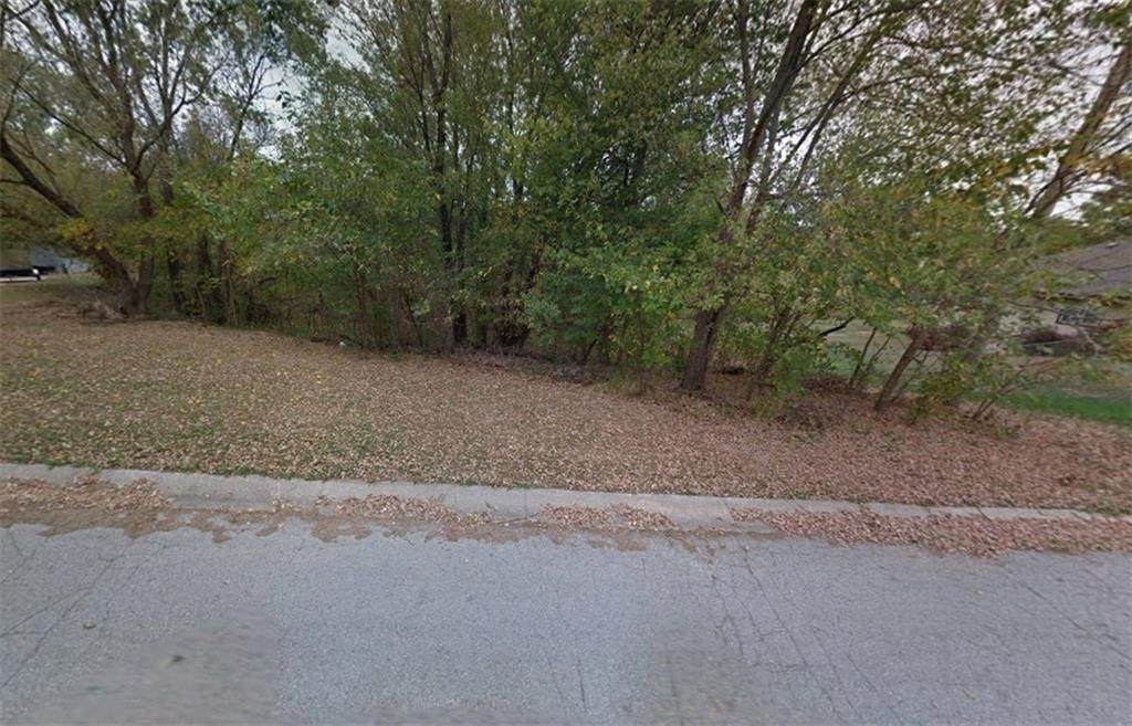 5118 108th Street - Photo 1