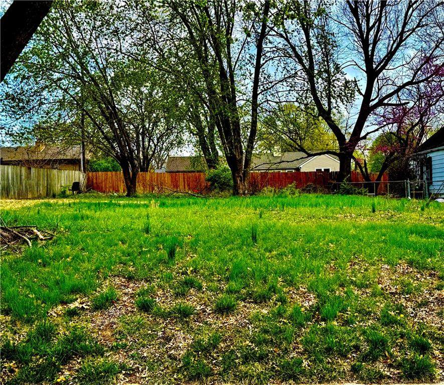 2805 Fuller Avenue - Photo 1