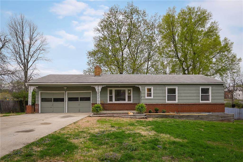 4705 Vermont Avenue - Photo 1