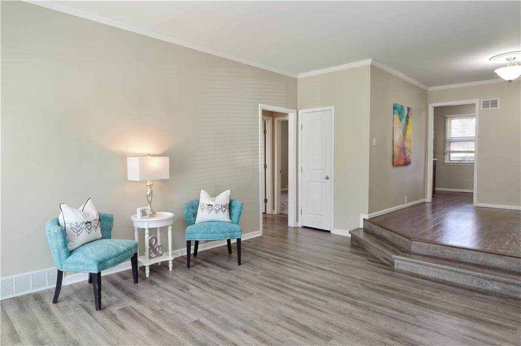 464 104th Street - Photo 1