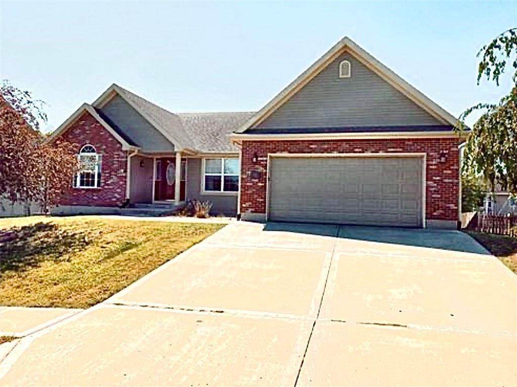915 8th Avenue - Photo 1