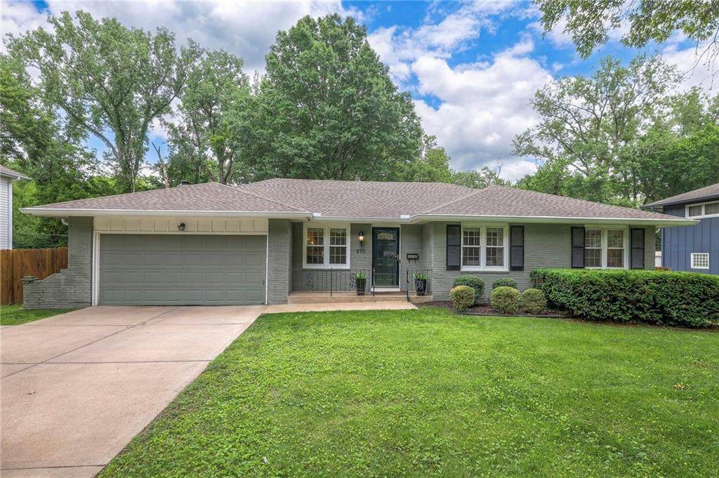 9711 Roe Avenue - Photo 1