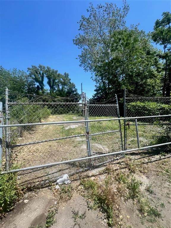 1027 Agnes Avenue - Photo 1