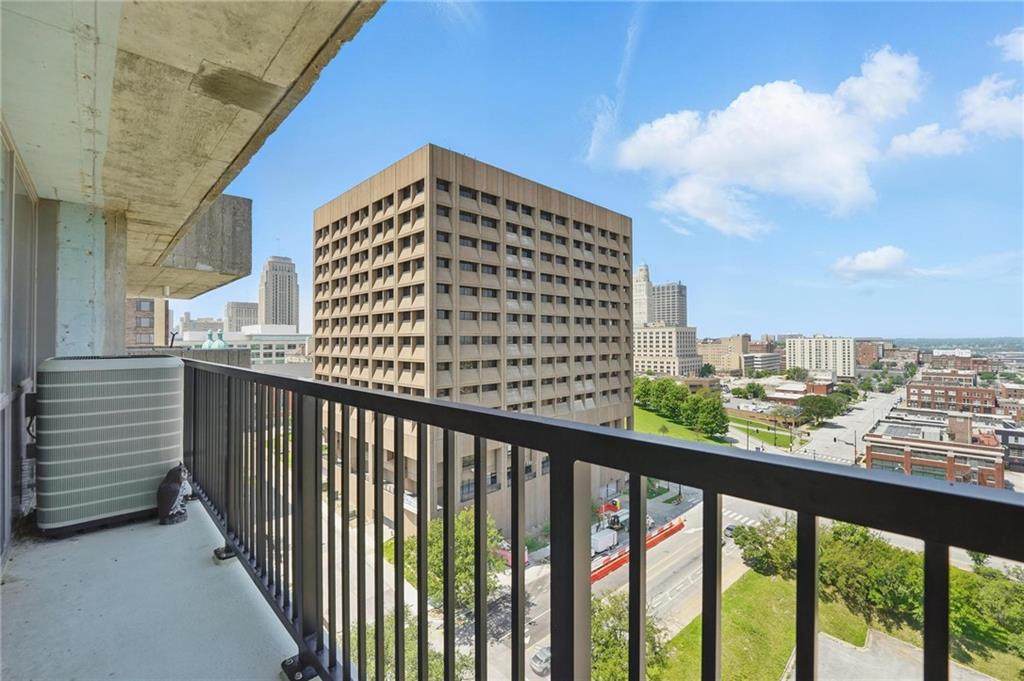 600 Admiral Boulevard - Photo 1