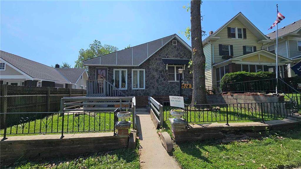314 15th Street - Photo 1