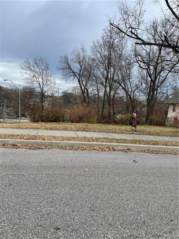 806 Linwood Boulevard - Photo 1