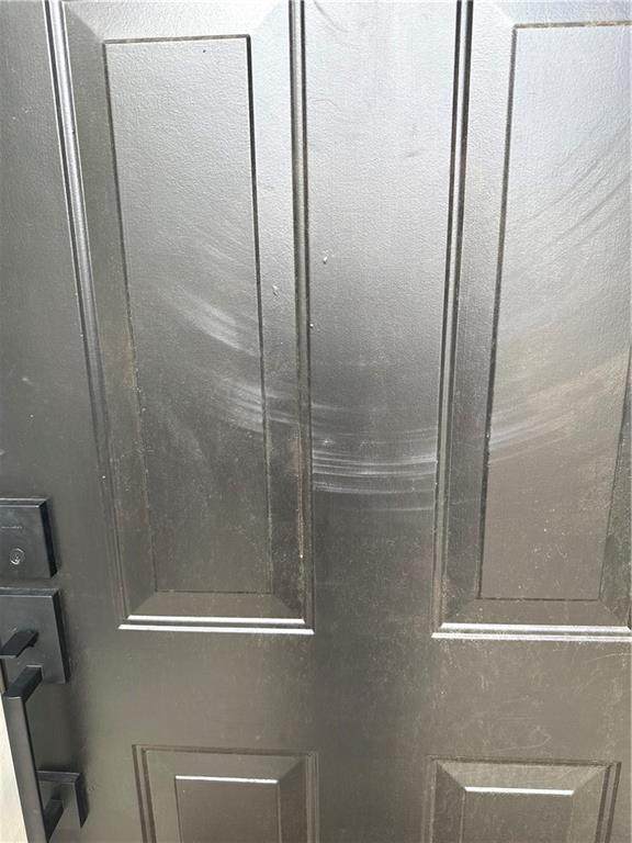 835 Park Avenue - Photo 1