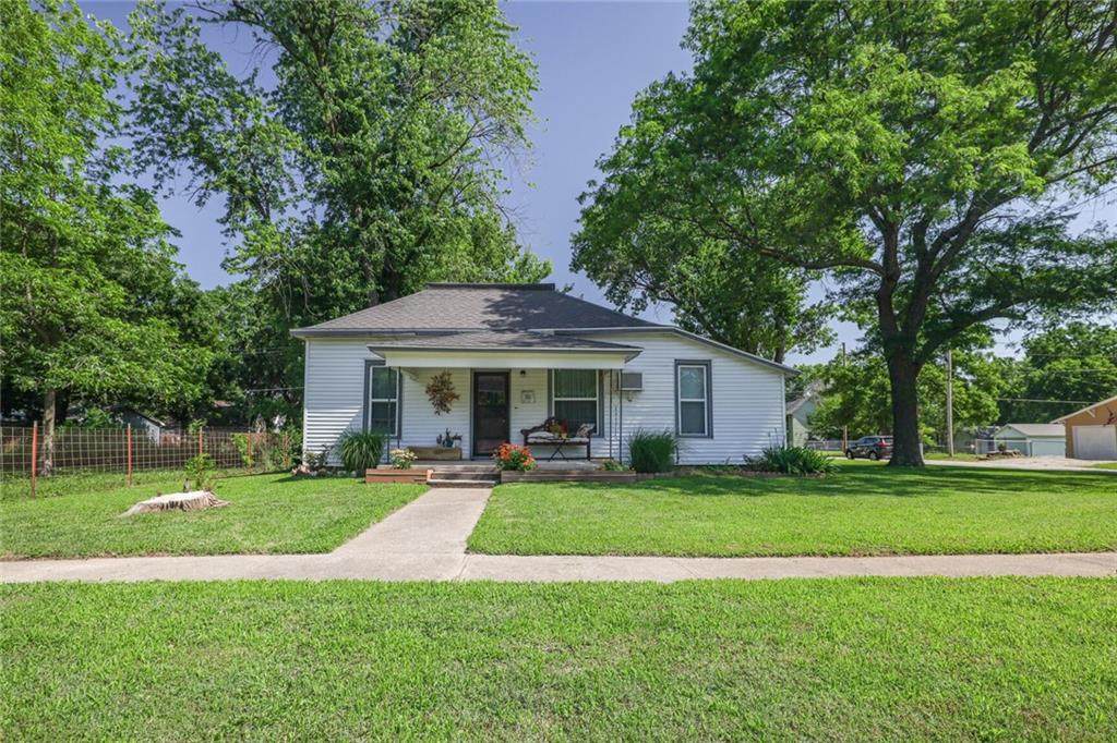 311 Mary Street - Photo 1
