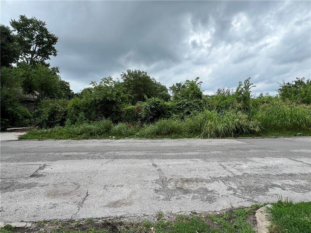 405 Oakley Avenue - Photo 1
