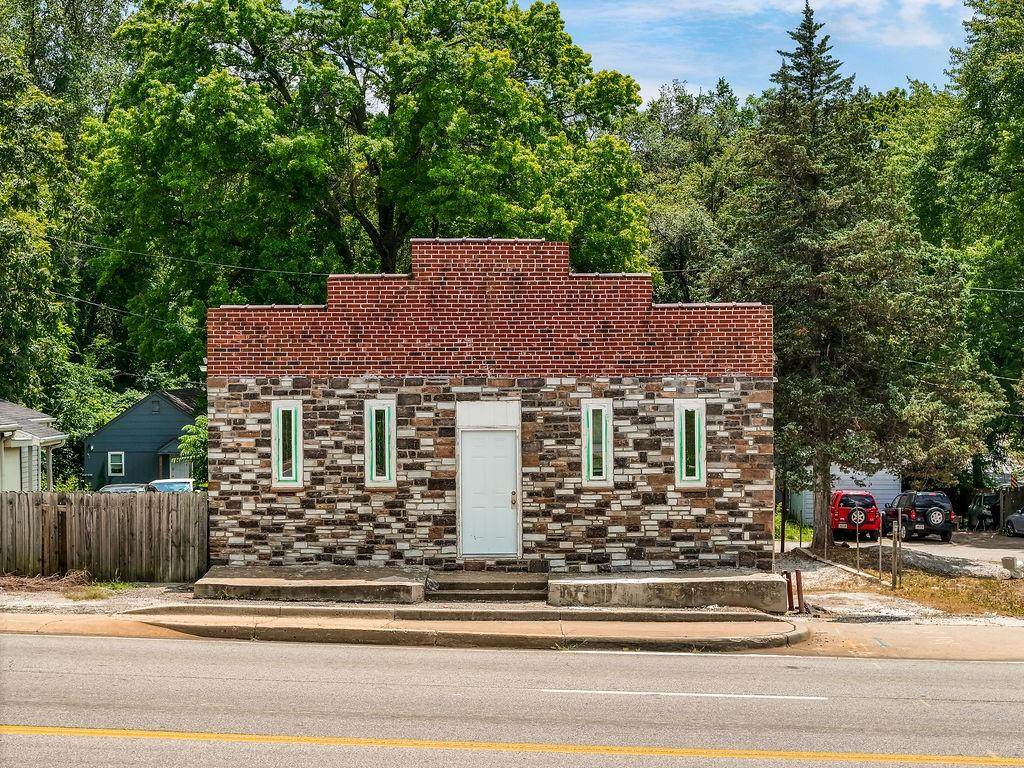 11303 Truman Road - Photo 1