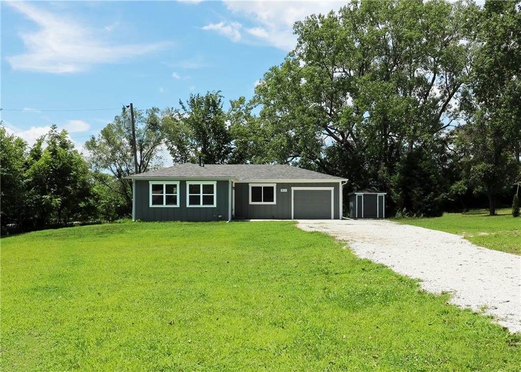 901 School Road - Photo 1