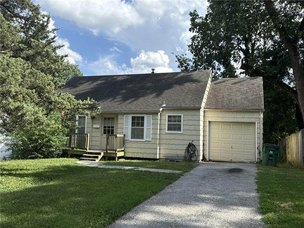 5407 50th Avenue - Photo 1
