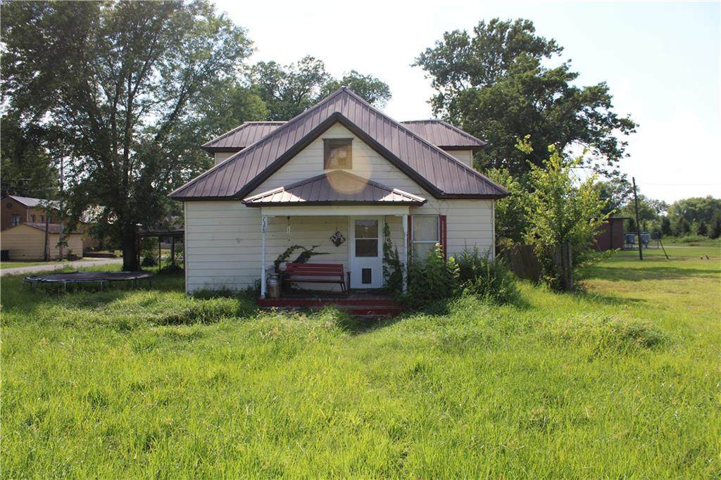 7398 70th Street - Photo 1