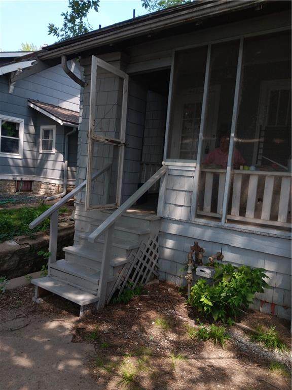 4011 Stateline Road - Photo 1
