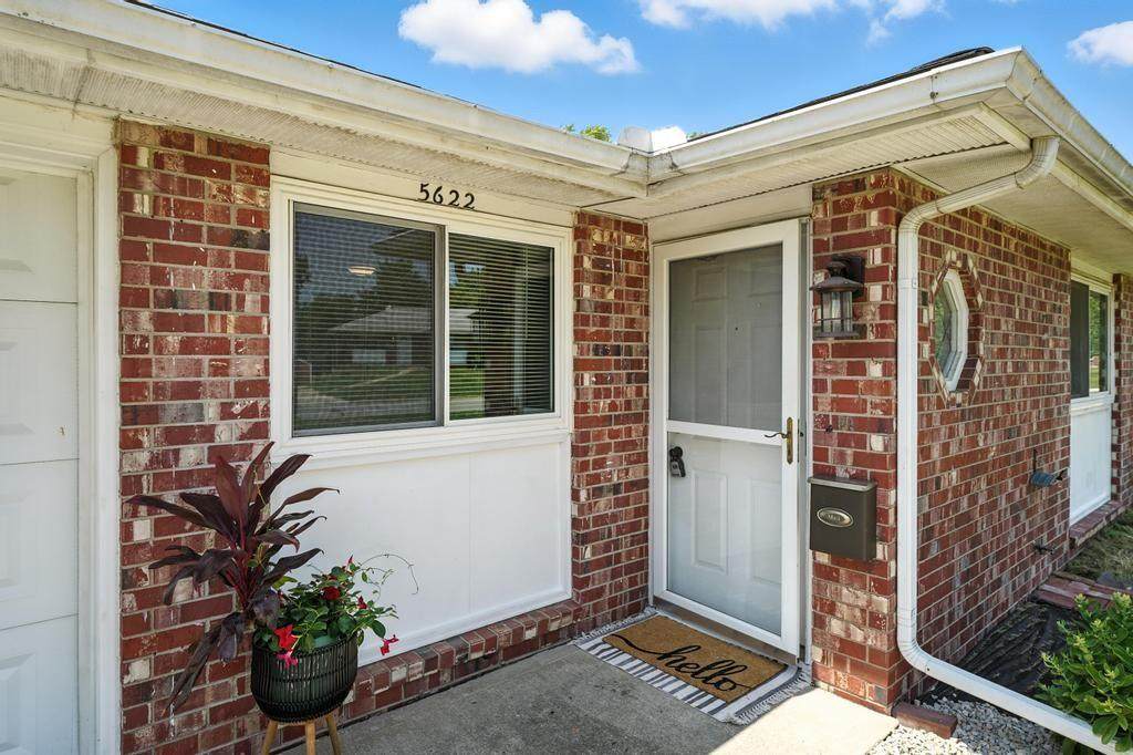 5622 Strathbury Avenue - Photo 1