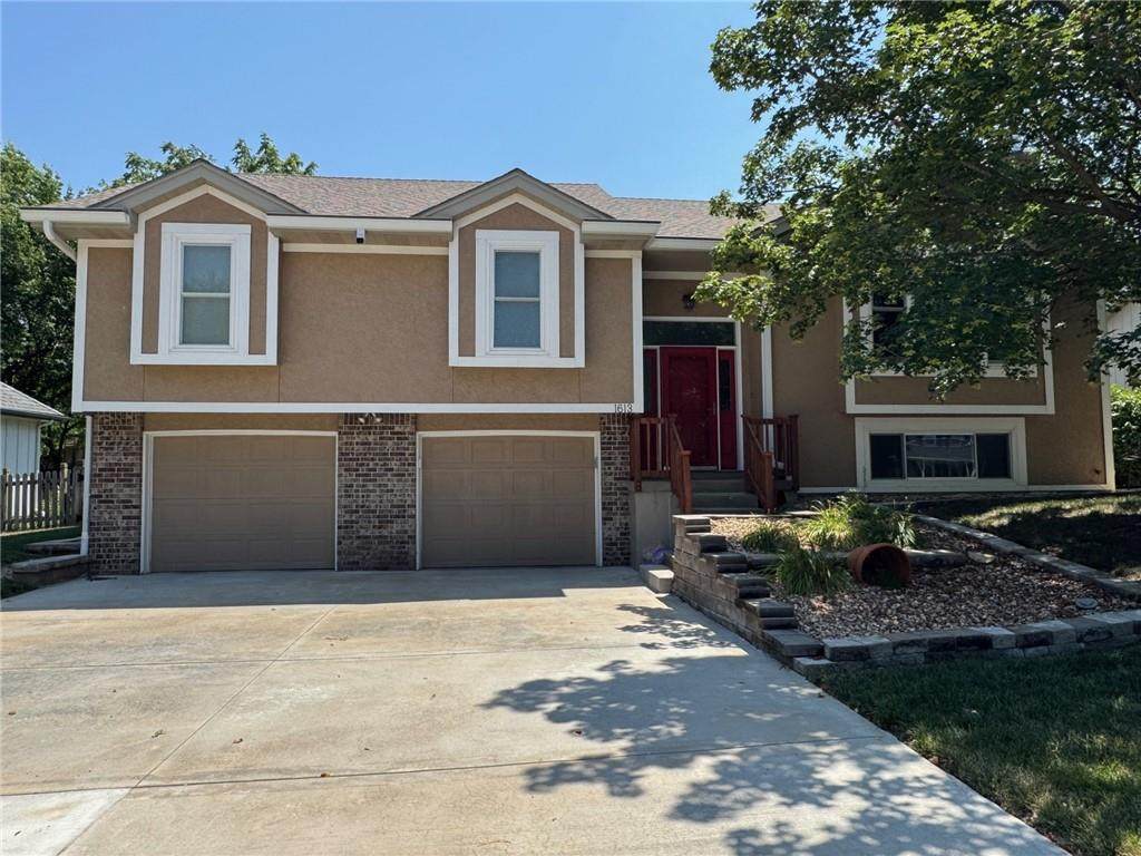 1613 83rd Terrace - Photo 1