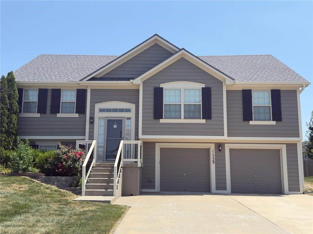11729 Farley Avenue - Photo 1