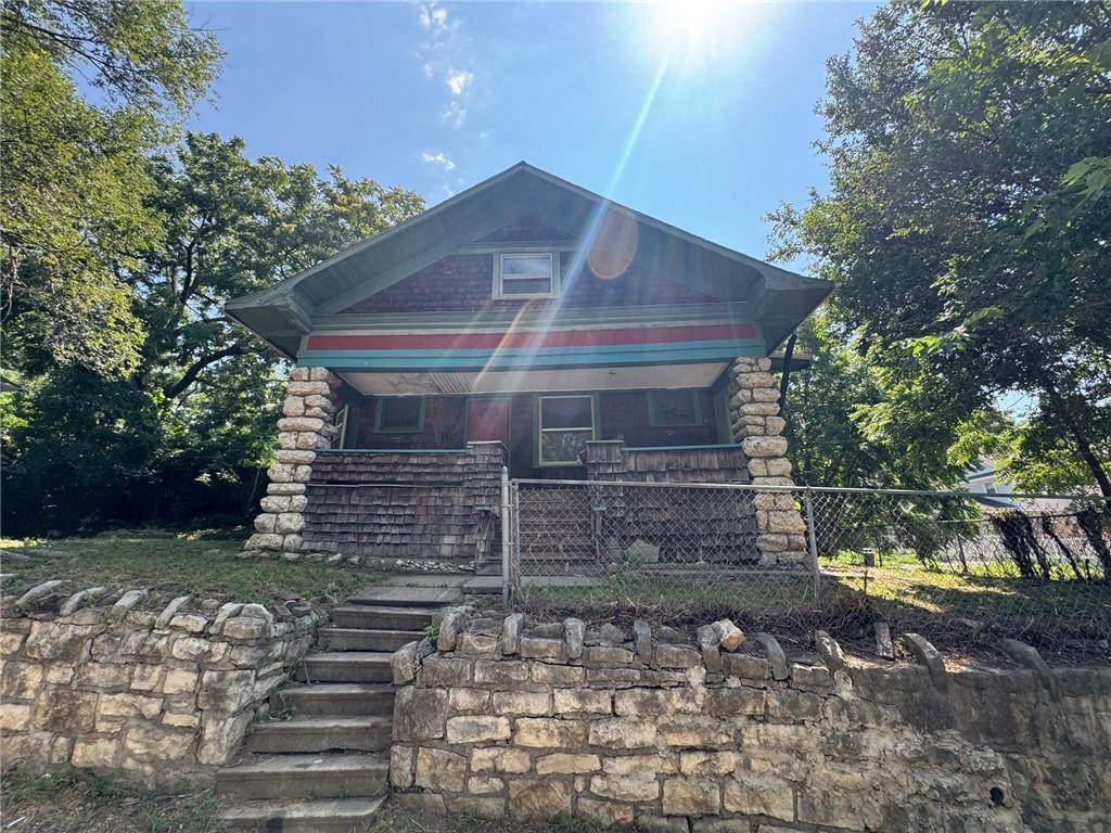 335 Bales Avenue - Photo 1