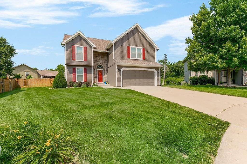 8104 80th Street - Photo 1