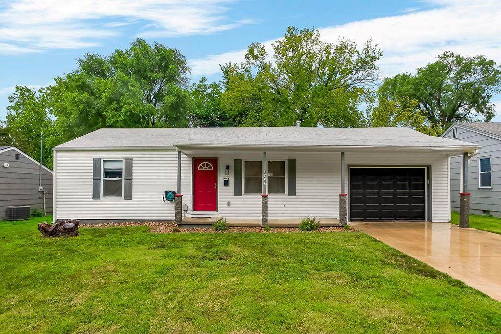 1736 Main Street - Photo 1