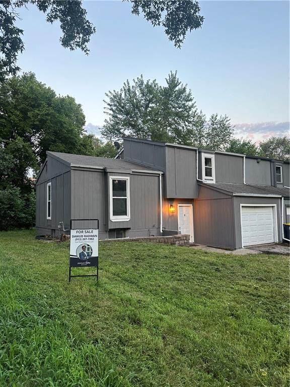 9525 Manning Avenue - Photo 1