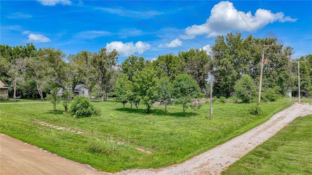 204 3rd St Street - Photo 1